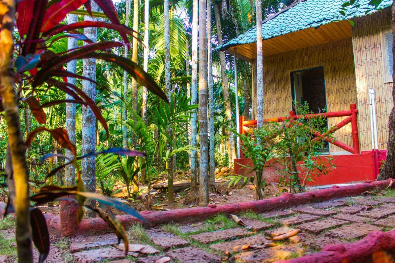 Maitreya Beach Resort ดิเวเอการ์ ภายนอก รูปภาพ